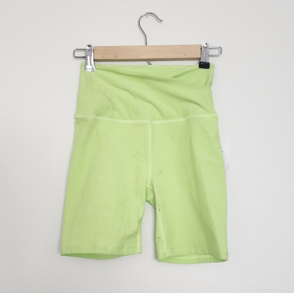 Beyond Yoga Spacedye At Your Leisure High Waisted Shorts Size XS in Neon Yellow - Picture 1 of 7